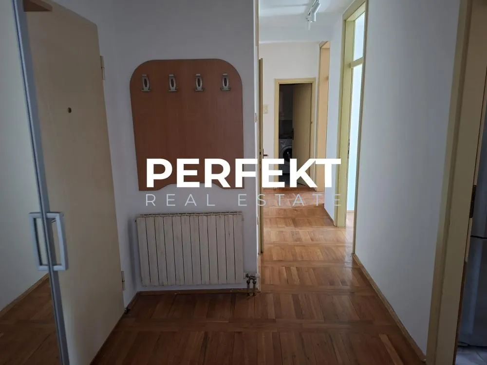 Prodaja, trosoban stan, 79m², Centar, Pančevo