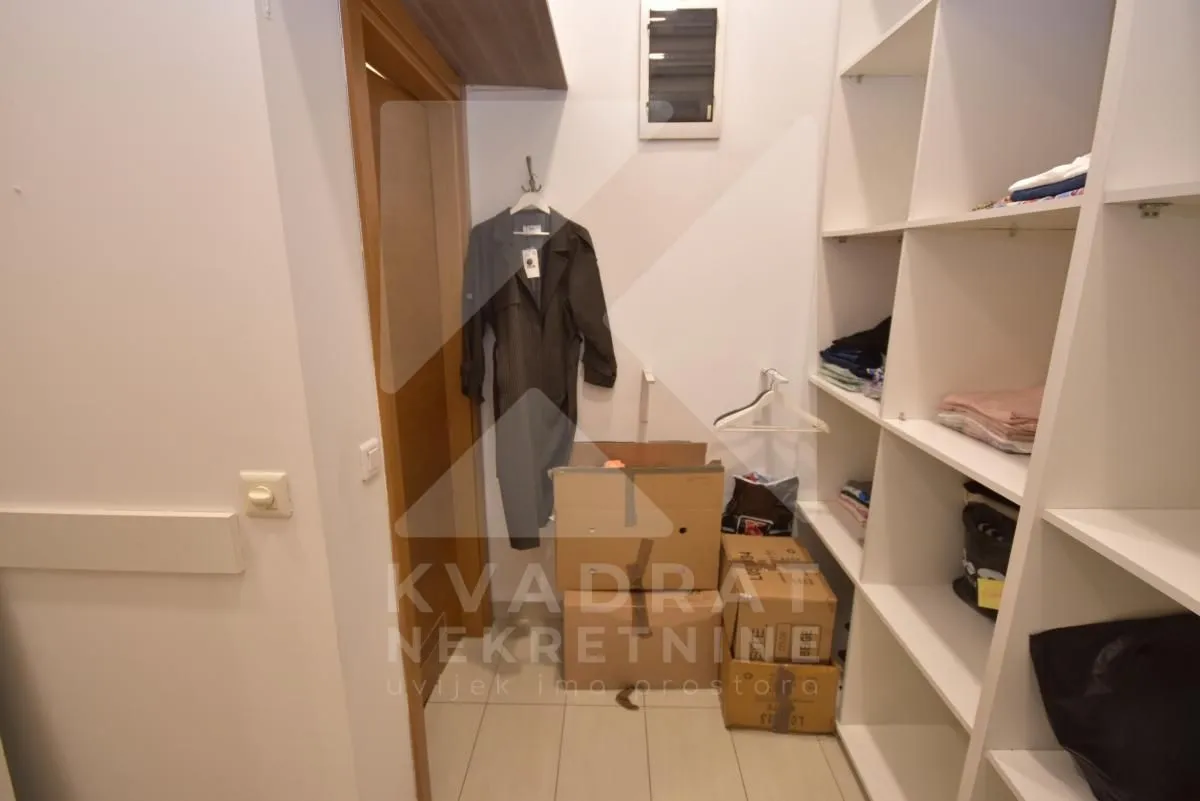 Sale, office space, 53m², Blok 5, Podgorica