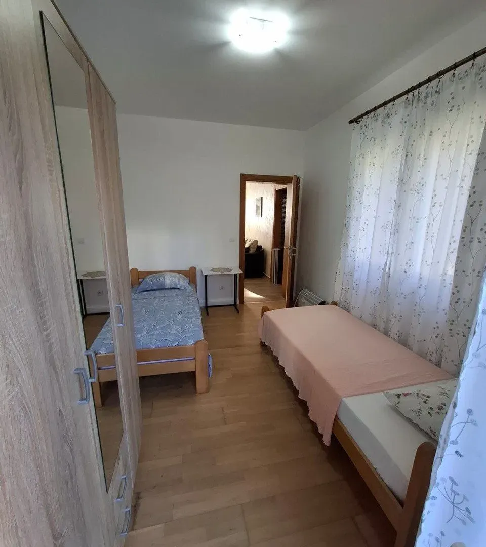 Rent, two bedroom apartment, 65m², Tivat, Crna Gora