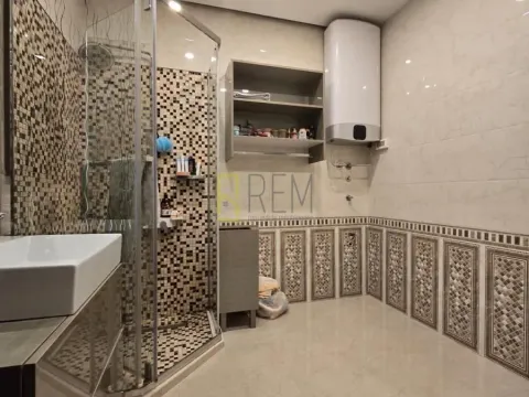 Prodaja, trosoban stan, 127m², Preko Morače, Podgorica - image 9