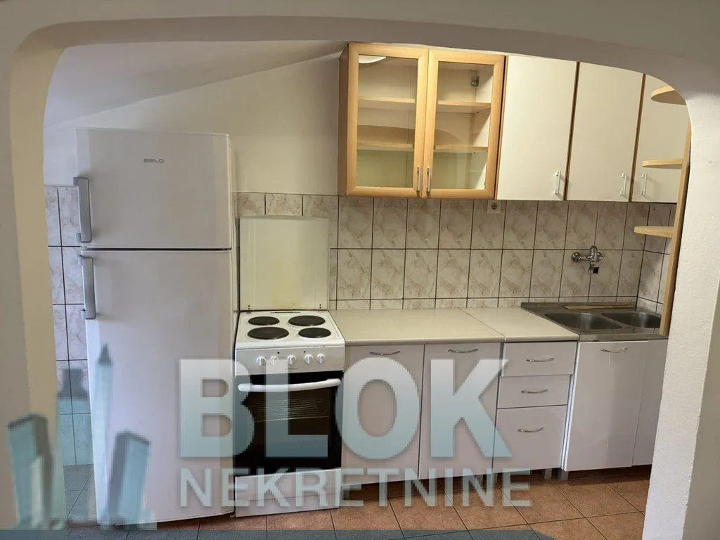 Izdavanje, dvosoban stan, 65m², Zagorič, Podgorica