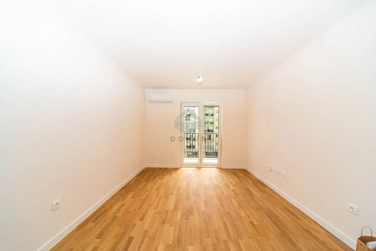 Izdavanje, jednosoban stan, 40m², Pobrežje, Podgorica