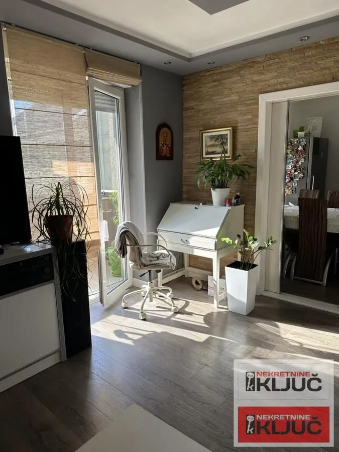 Prodaja, trosoban stan, 81m², Sajmište, Novi Sad