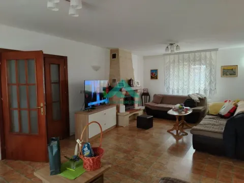 Prodaja, kuća, 286m², Kaludjerica, Grocka