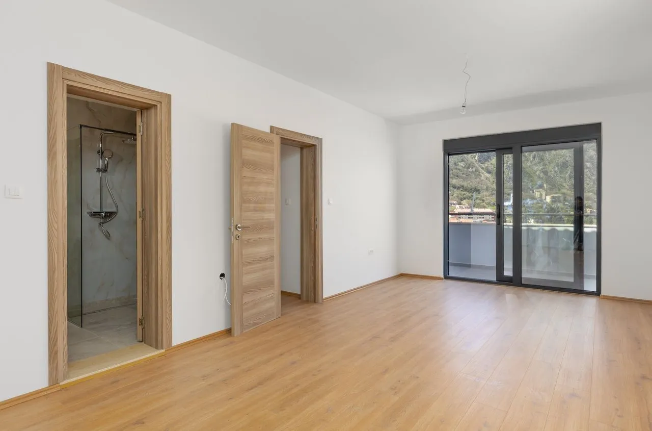 Prodaja, kuća, 160m², Škaljari, Kotor