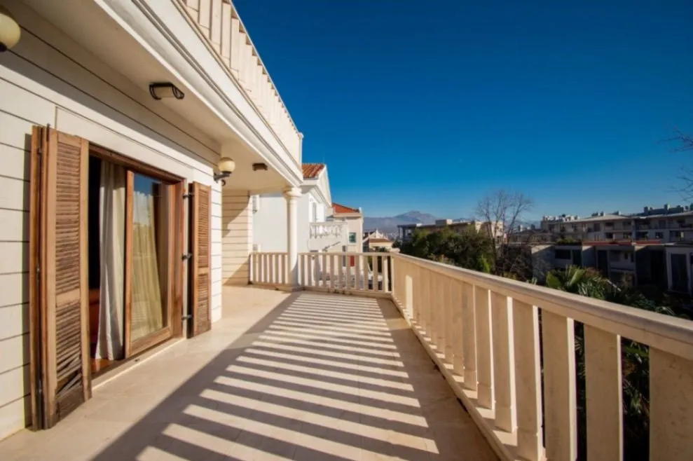 Rent, house, 800m², Gorica C, Podgorica