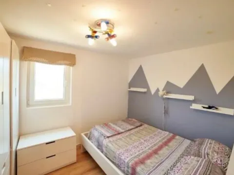 Izdavanje, dvosoban stan, 105m², Krimovica, Kotor - image 2