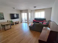 Izdavanje, trosoban stan, 105m², Central Point, Podgorica - image 1