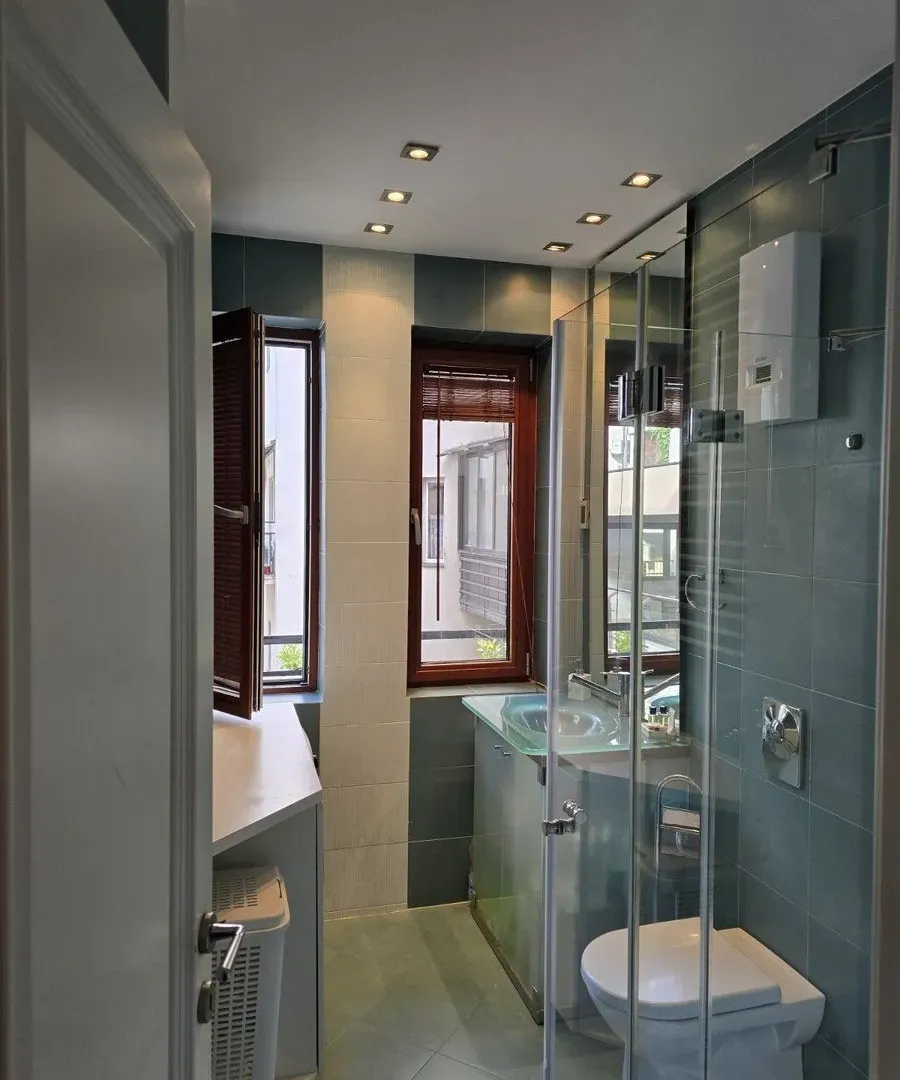 Rent, three bedroom apartment, 86m², Kalenić Pijaca, Vračar Sve Podlokacije