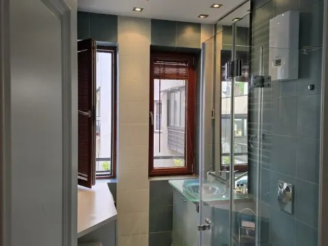 Rent, three bedroom apartment, 86m², Kalenić Pijaca, Vračar Sve Podlokacije - image 11
