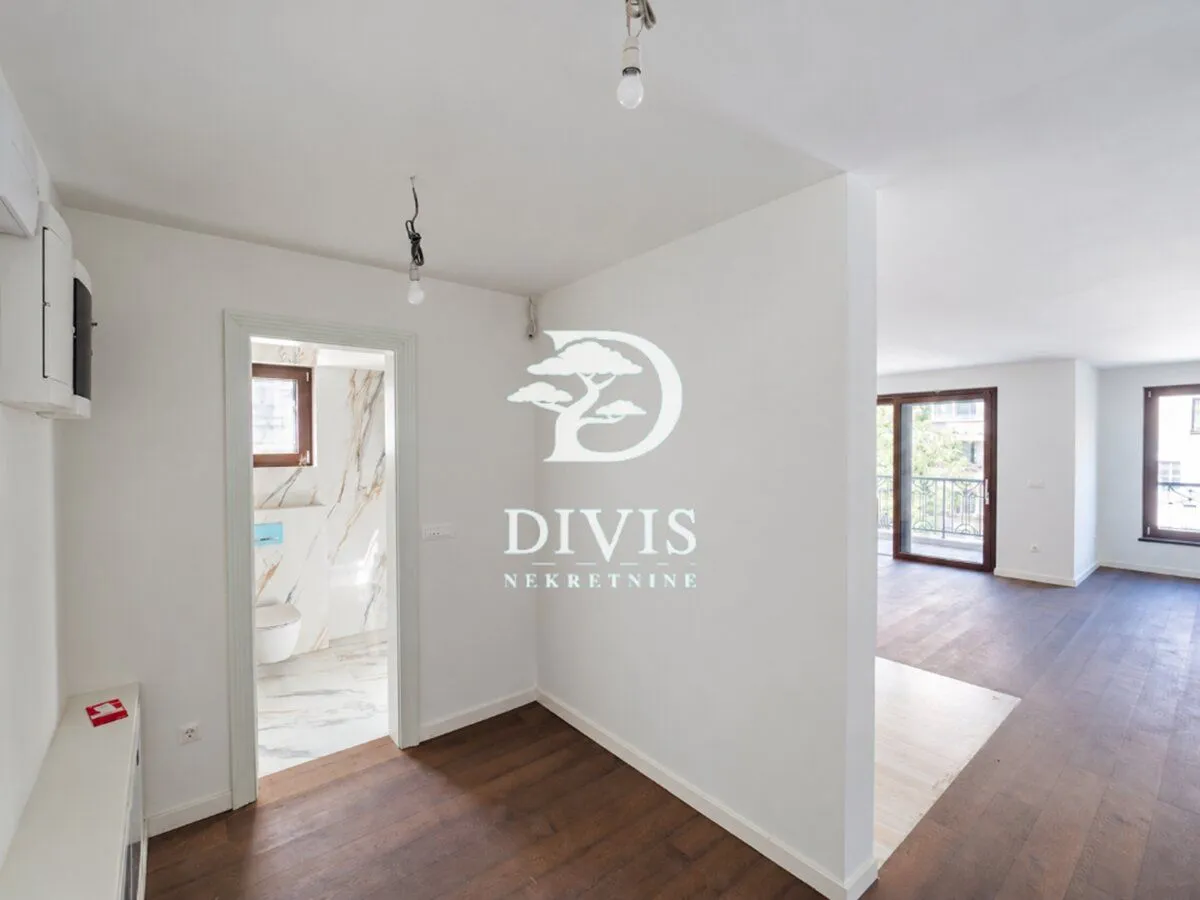 Prodaja, trosoban stan, 130m², Vračar Sve Podlokacije, Beograd