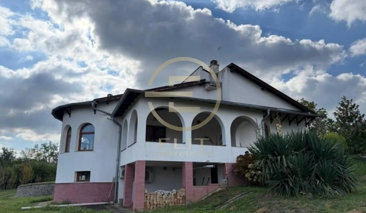Sale, house, 204m², Bocke, Petrovaradin