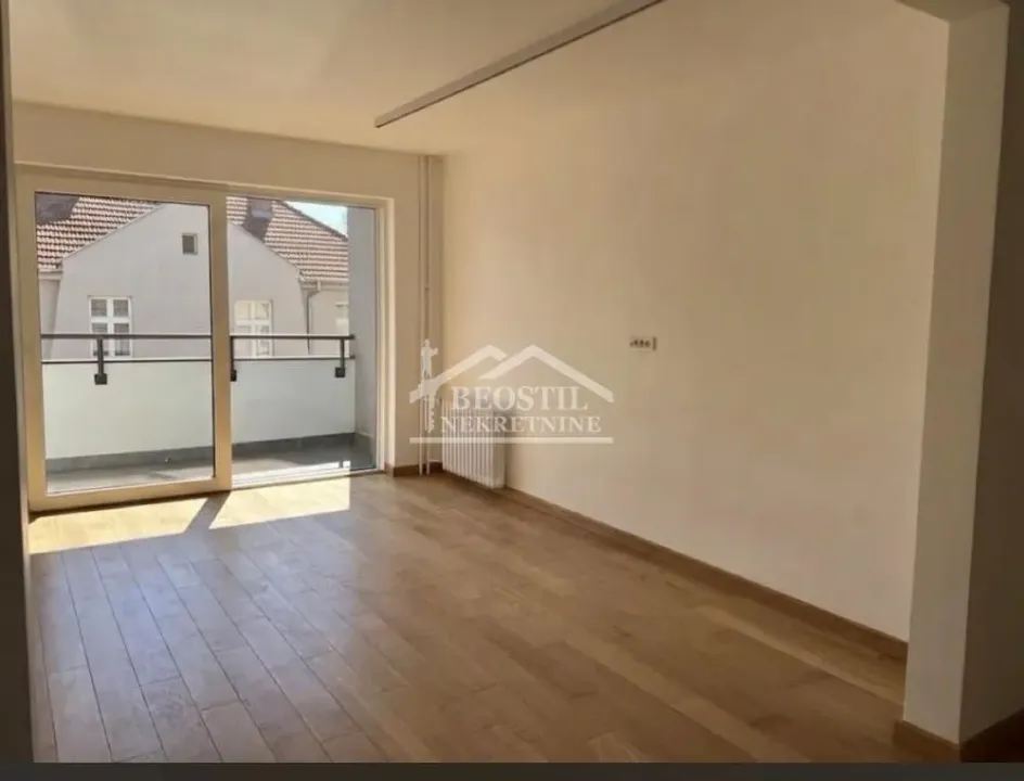 Prodaja, trosoban stan, 93m², Vračar Hram, Vračar Sve Podlokacije