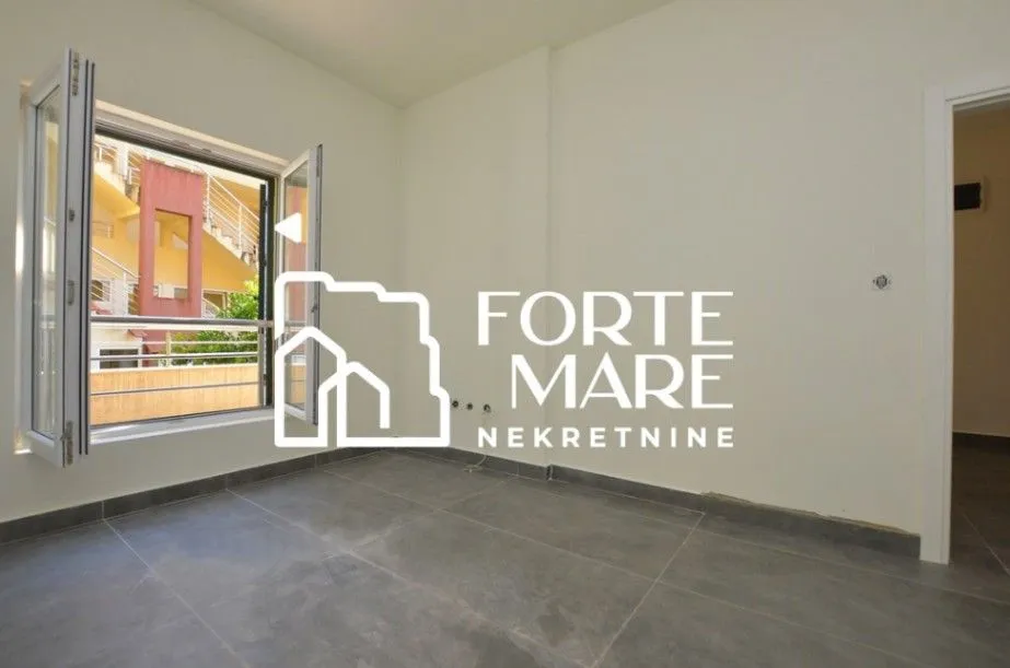 Prodaja, dvosoban stan, 74m², Đenovići, Herceg Novi