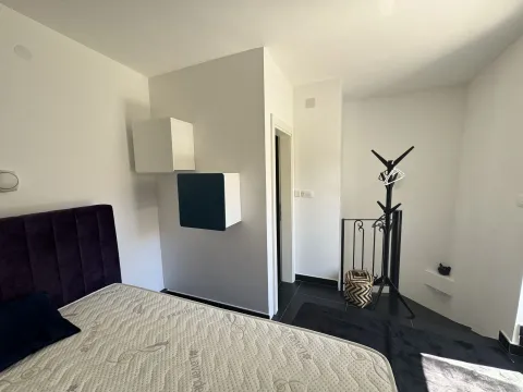 Izdavanje, jednosoban stan, 40m², Stari Grad, Budva - image 5