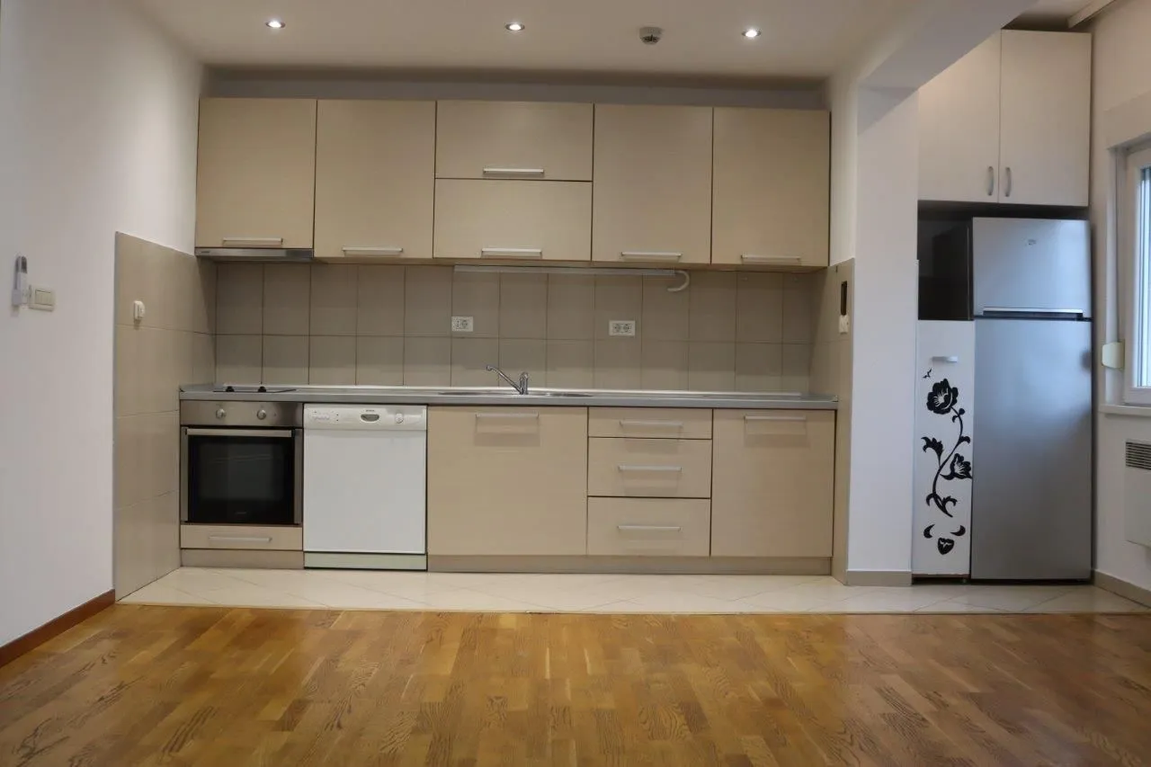 Izdavanje, stan, 72m², City Kvart, Podgorica