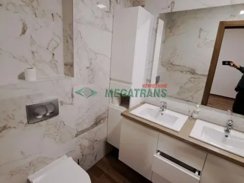 Izdavanje, četvorosoban stan, 100m², Centar, Novi Sad - image 13