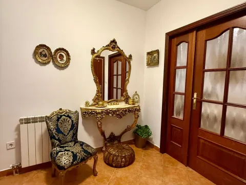 Izdavanje, trosoban stan, 100m², Tuški Put, Podgorica - image 6