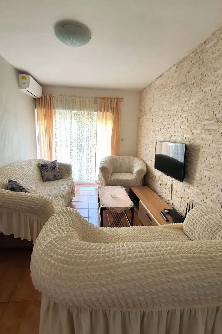 Izdavanje, stan, 70m², Budva, Crna Gora