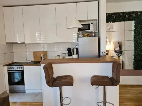 Izdavanje, trosoban stan, 80m², Adice, Novi Sad Sve Podlokacije