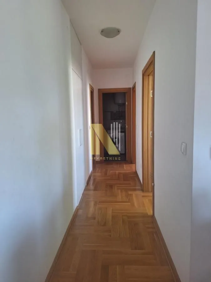 Izdavanje, dvosoban stan, 61m², Socijalno, Novi Sad Sve Podlokacije