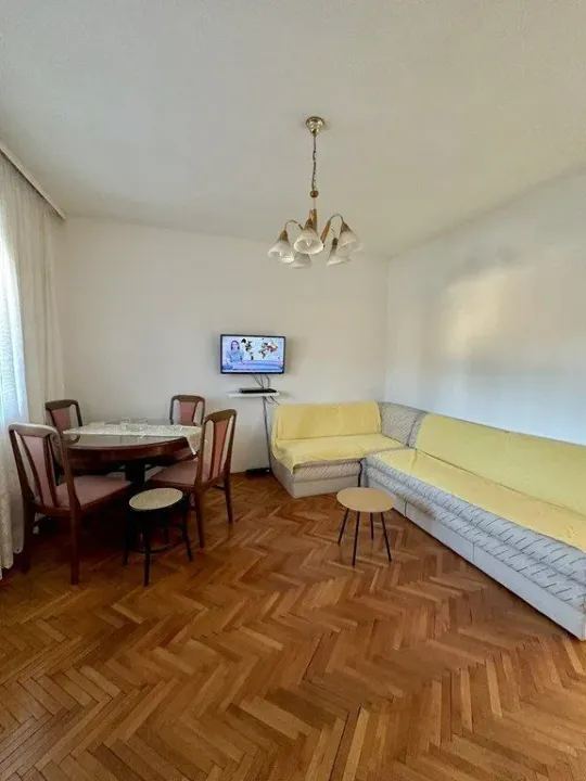 Izdavanje, trosoban stan, 107m², Masline, Podgorica