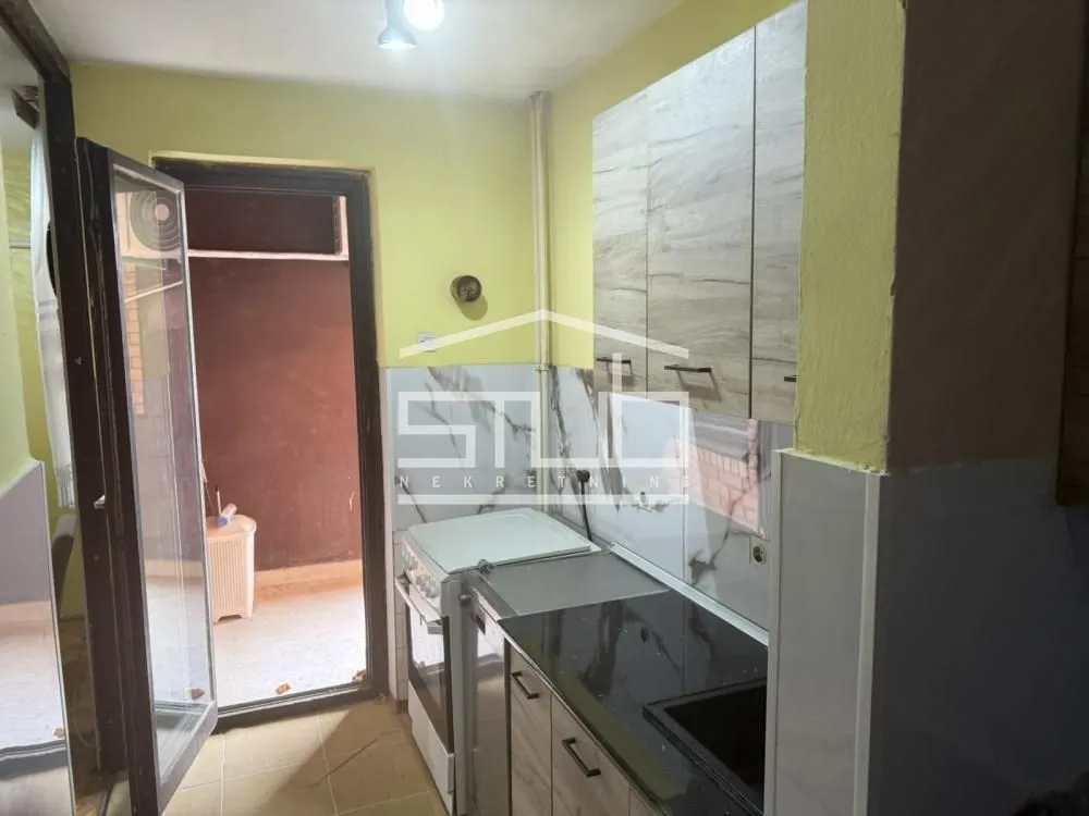 Prodaja, trosoban stan, 72m², Čukarica, Beograd