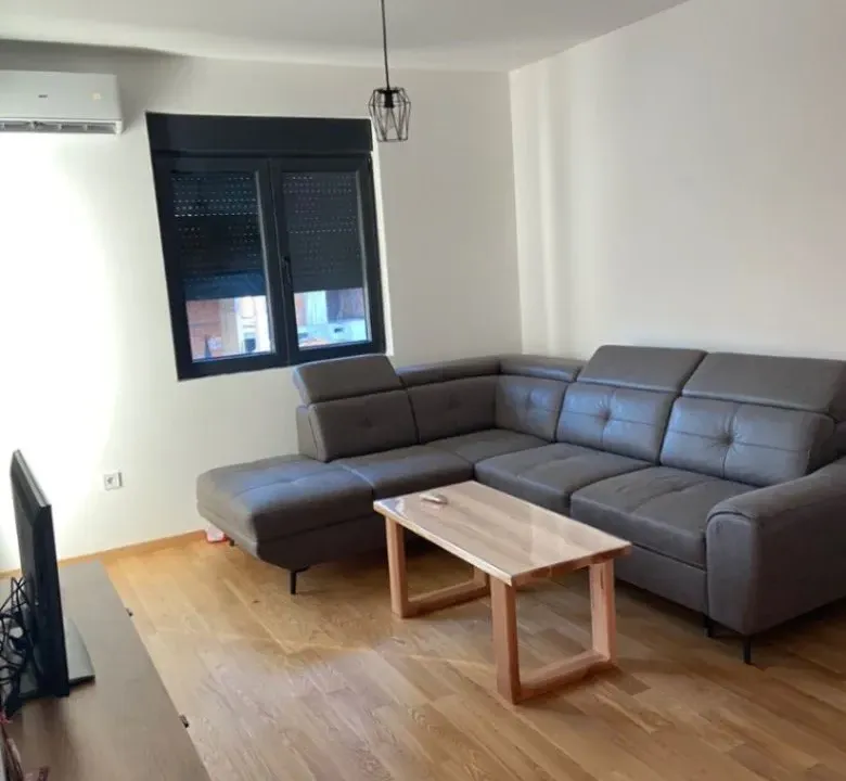 Izdavanje, dvosoban stan, 60m², New City, Podgorica