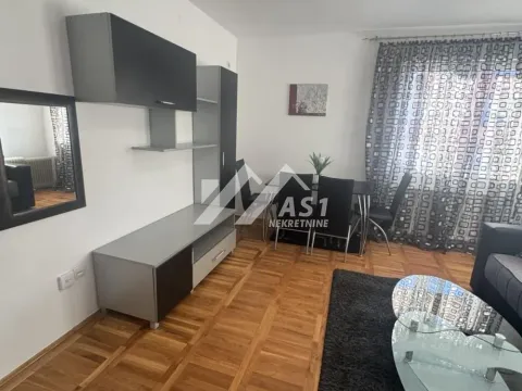 Izdavanje, dvosoban stan, 40m², Sajam, Novi Sad Sve Podlokacije - image 4