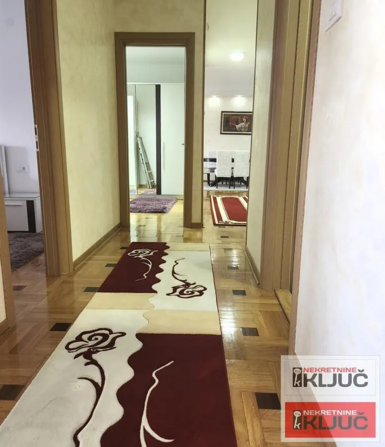 Izdavanje, četvorosoban stan, 102m², Bulevar patrijarha Pavla, Novi Sad Sve Podlokacije