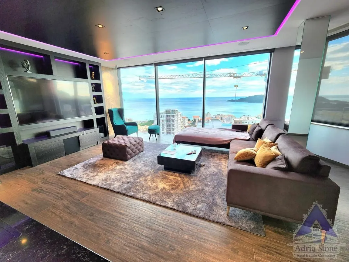 Sale, three bedroom apartment, 285m², Bečići, Budva