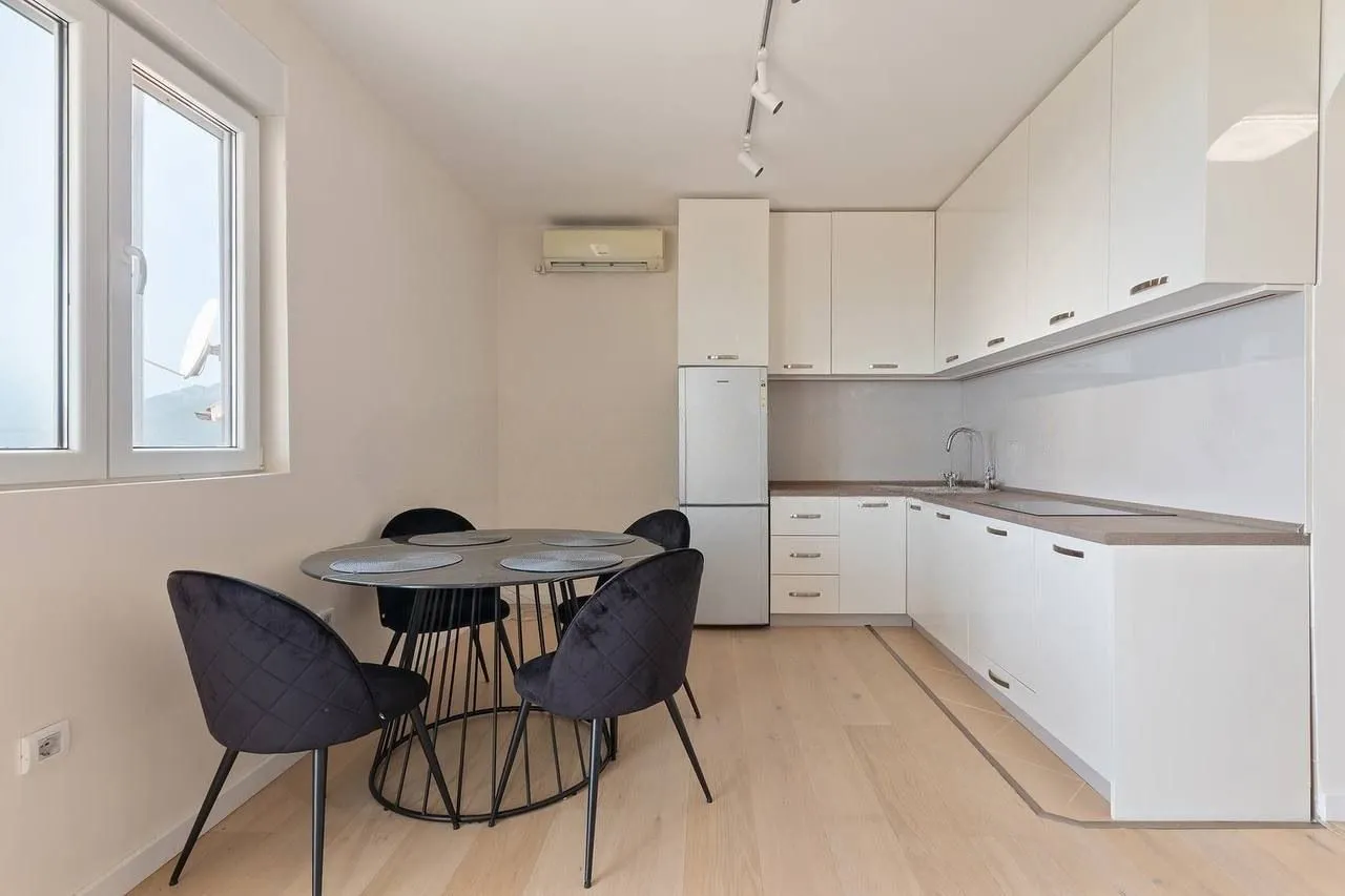Prodaja, dvosoban stan, 69m², Donja Lastva, Tivat