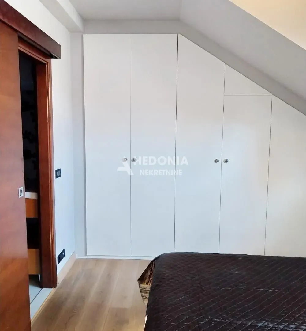 Izdavanje, četvorosoban stan, 120m², Savski Venac, Beograd