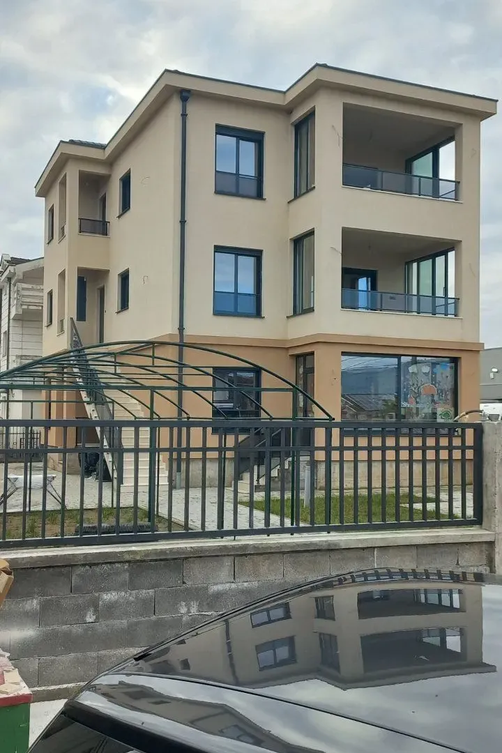 Prodaja, kuća, 270m², Gornja Gorica, Podgorica