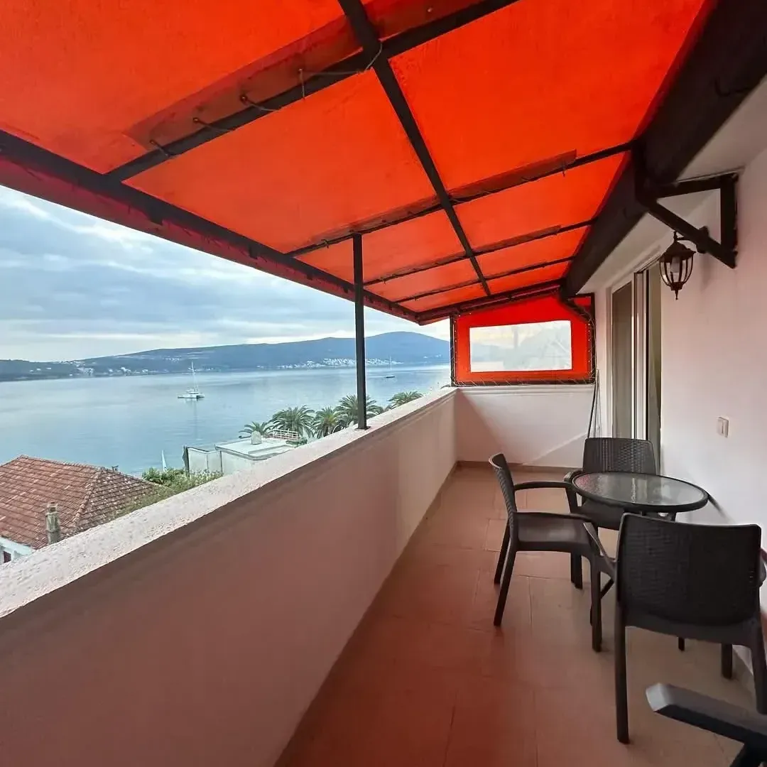 Izdavanje, stan, 40m², Tivat, Crna Gora