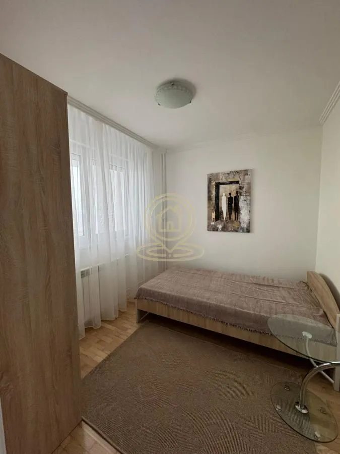 Izdavanje, trosoban stan, 120m², Savski Venac, Beograd