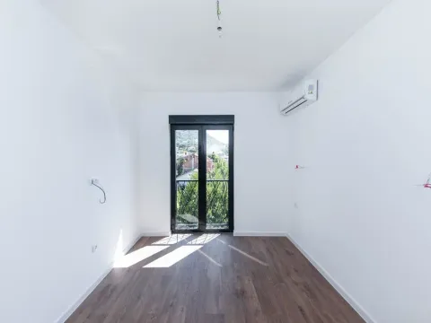 Prodaja, trosoban stan, 82m², Tivat, Crna Gora - image 8