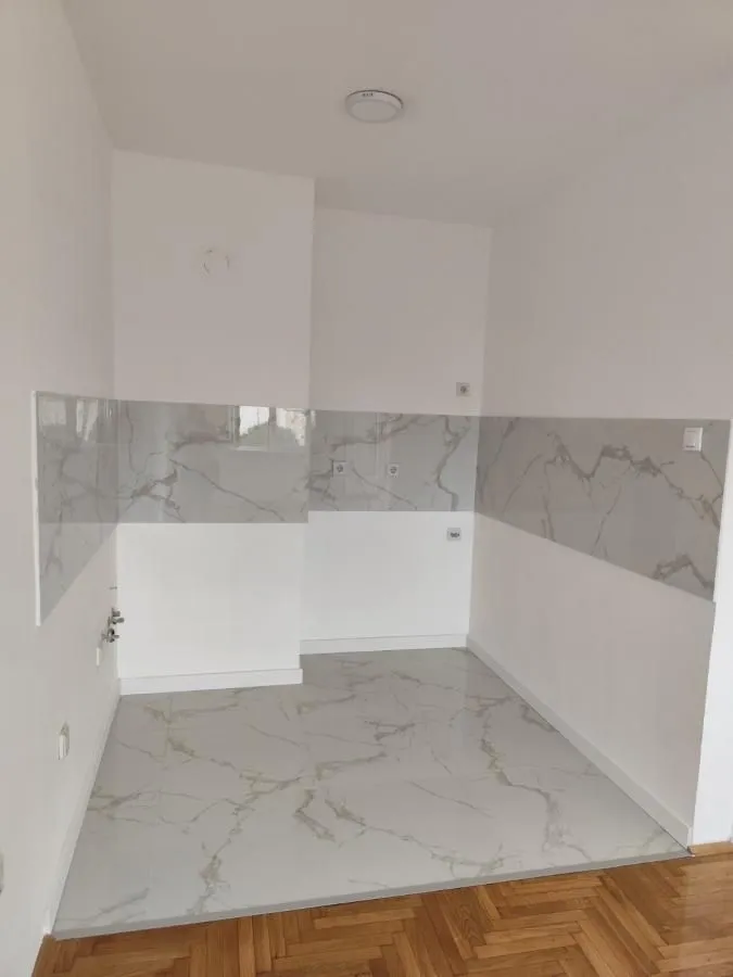 Prodaja, dvosoban stan, 45m², Nova Detelinara, Novi Sad Sve Podlokacije