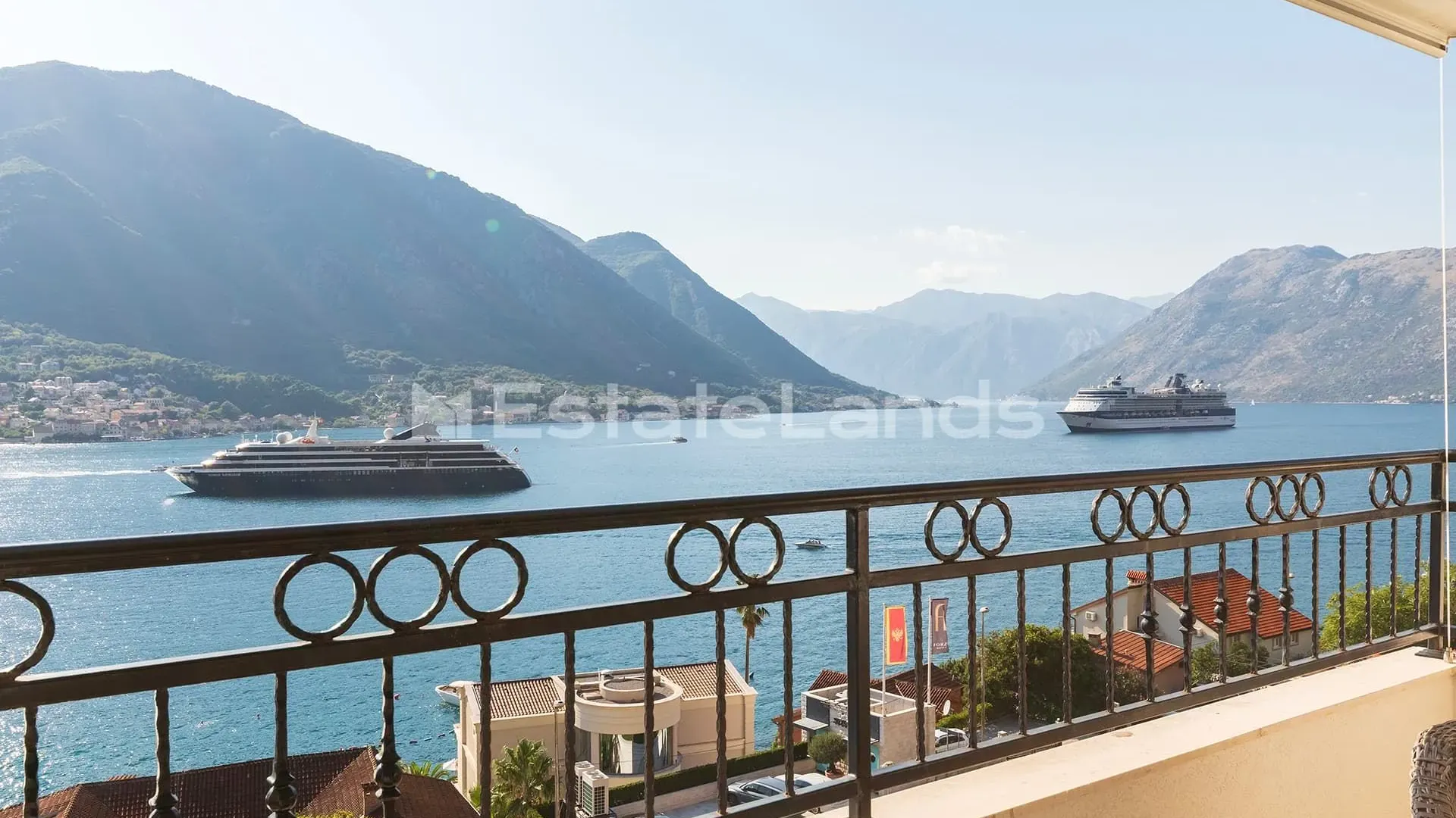 Prodaja, dvosoban stan, 85m², Dobrota, Kotor