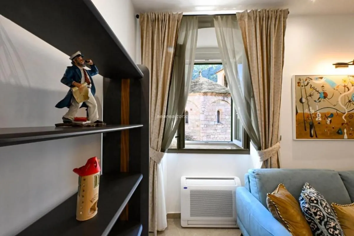 Prodaja, trosoban stan, 90m², Grad, Kotor