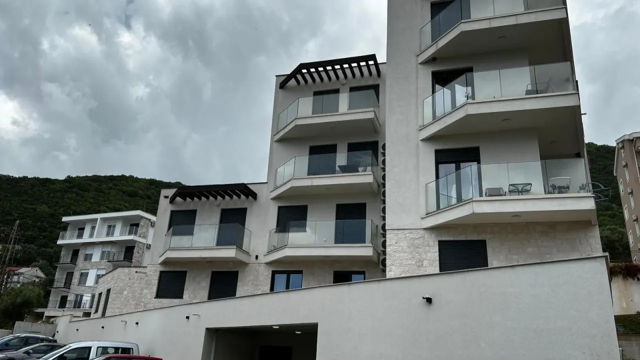 Izdavanje, jednosoban stan, 43m², Kumbor, Herceg Novi