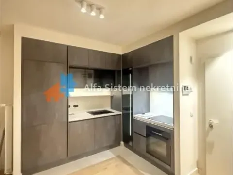 Izdavanje, trosoban stan, 74m², Savski Venac, Beograd - image 1