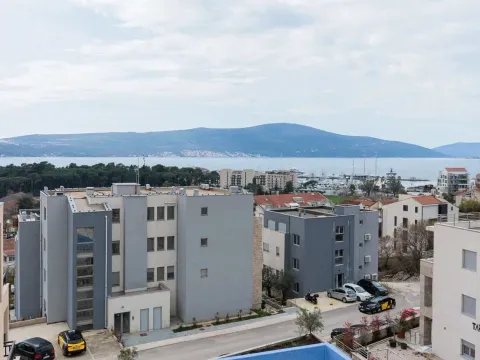 Prodaja, jednosoban stan, 45m², Tivat, Crna Gora - image 1