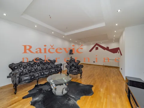 Sale, four bedroom apartment, 132m², Voždovac, Voždovac Sve Podlokacije - image 5