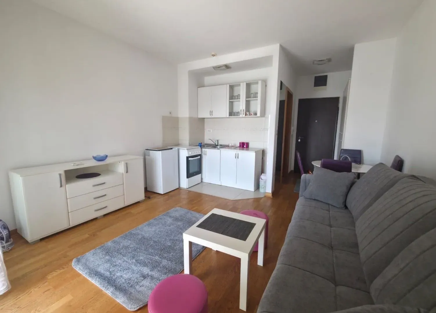 Izdavanje, garsonjera, 27m², City Kvart, Podgorica