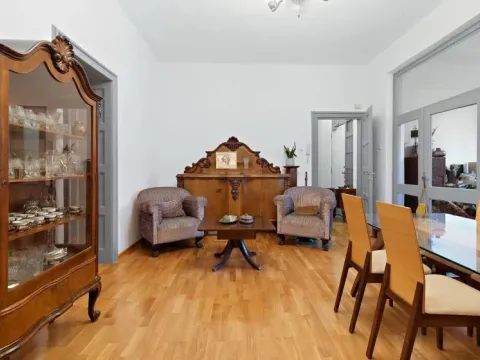 Sale, four bedroom apartment, 103m², Stari Grad, Beograd - image 2