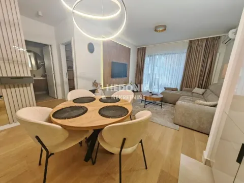 Izdavanje, dvosoban stan, 54m², Savski Venac, Beograd - image 2