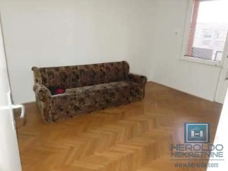 Prodaja, dvosoban stan, 50m², Centar, Jagodina