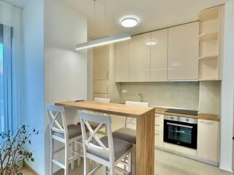 Sale, one bedroom apartment, 45m², Bečići, Budva - image 2