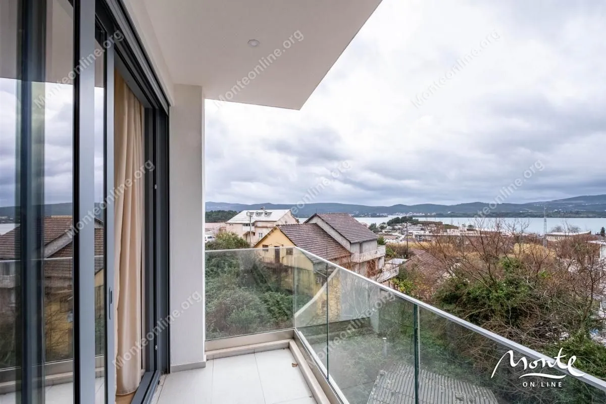 Prodaja, dvosoban stan, 76m², Tivat, Crna Gora